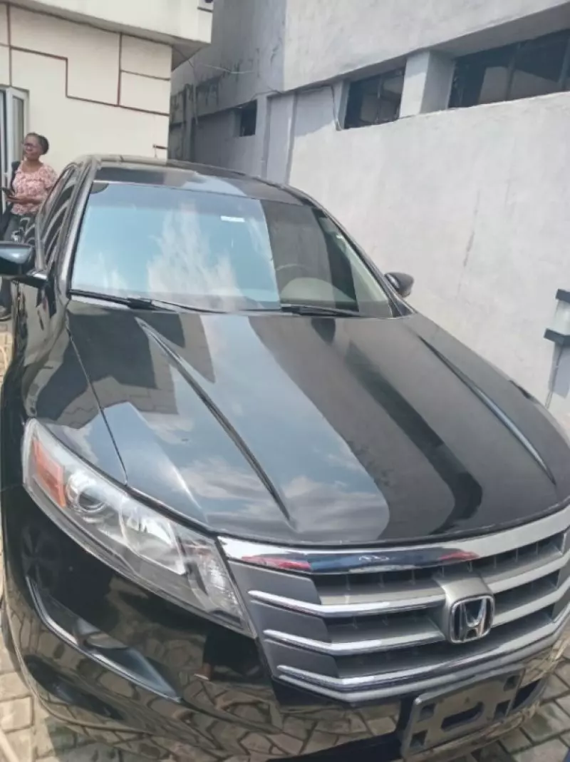 Honda Crosstour   - 2012