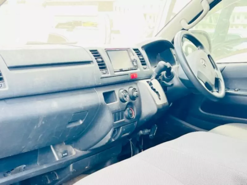 TOYOTA Hiace   - 2017
