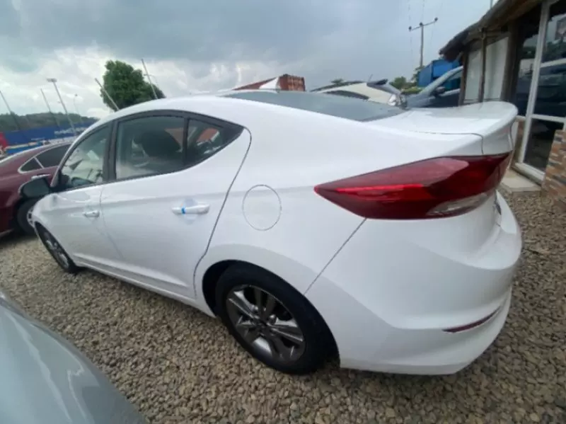 Hyundai Elantra   - 2018