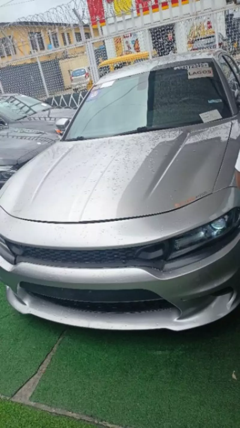 Dodge Charger   - 2017
