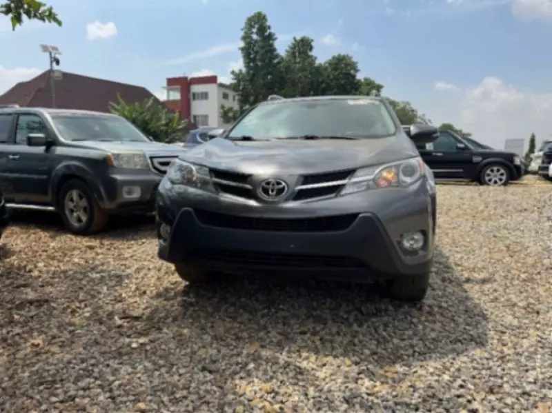 Toyota RAV 4   - 2015