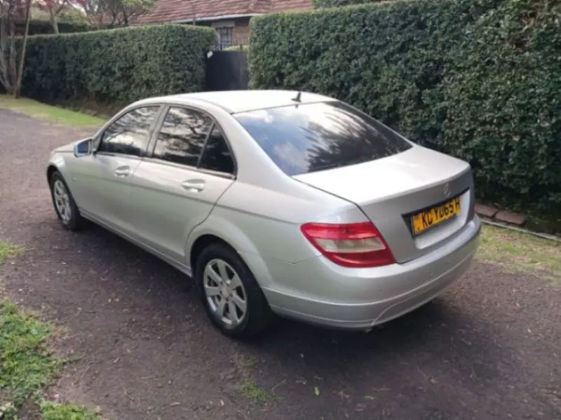 Mercedes-Benz C 180   - 2011
