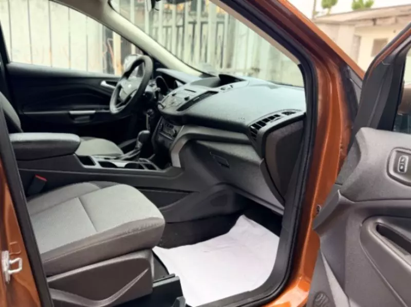 Ford Escape   - 2017