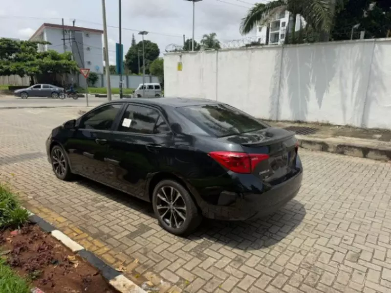 TOYOTA Corolla   - 2019