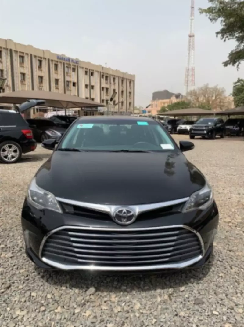 Toyota Avalon   - 2013