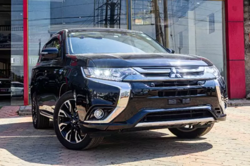 Mitsubishi Outlander hybrid    - 2018