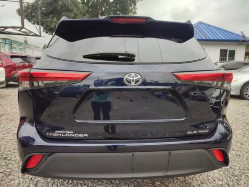 Toyota Highlander   - 2022
