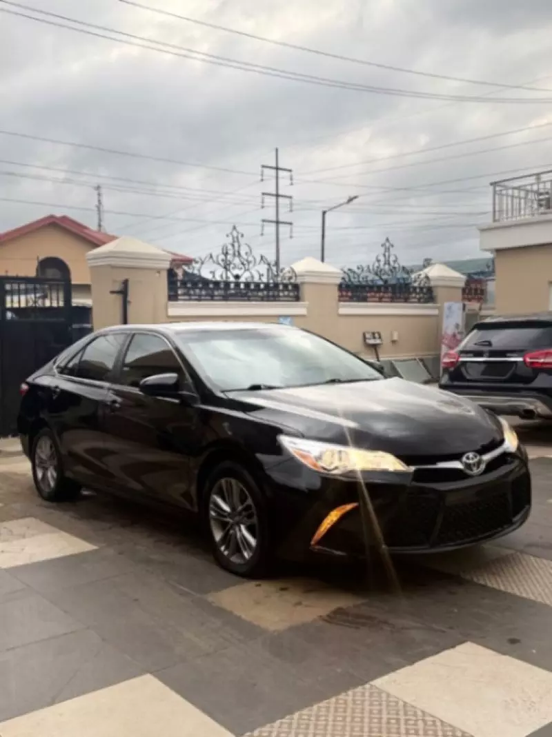 TOYOTA Camry - 2016