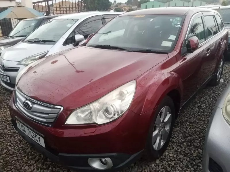 Subaru Outback   - 2011