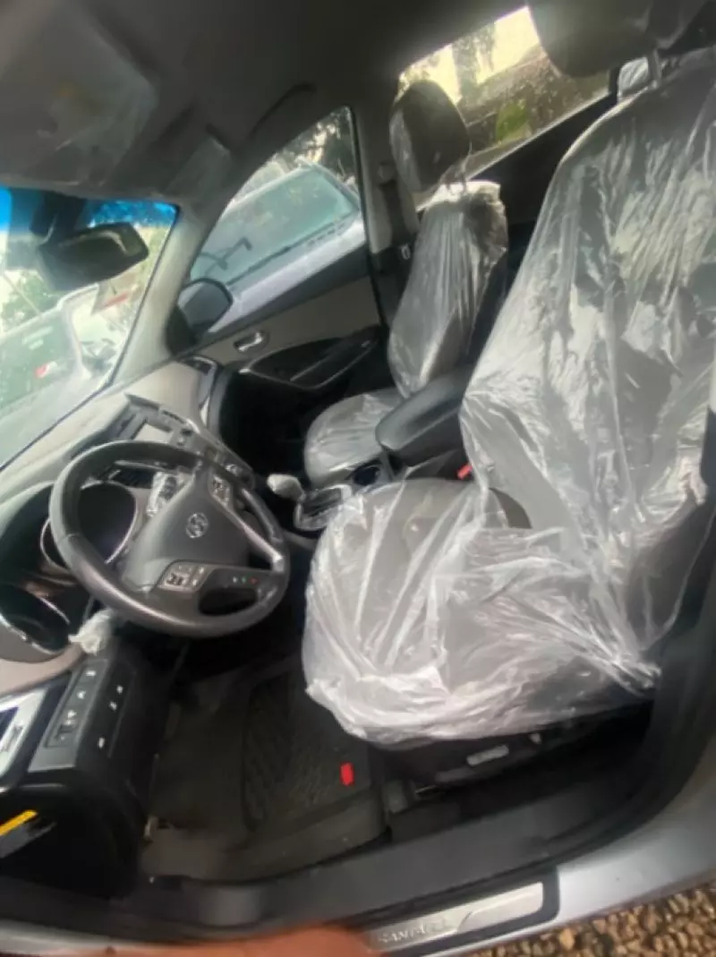 Hyundai Santa Fe   - 2013