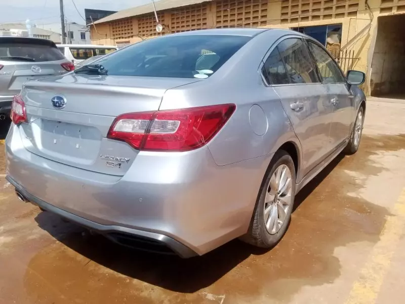 Subaru Legacy B4   - 2017