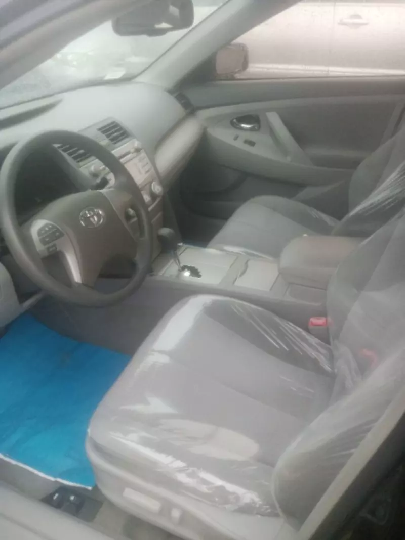 Toyota Camry   - 2010