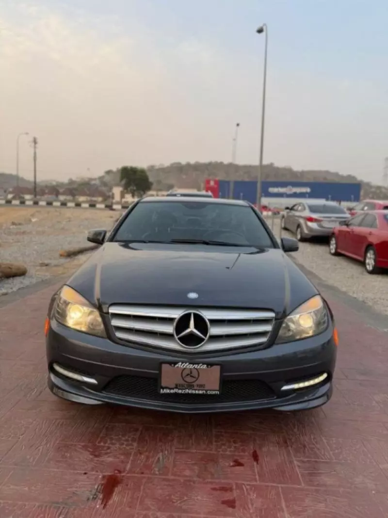 Mercedes-Benz C 300   - 2011