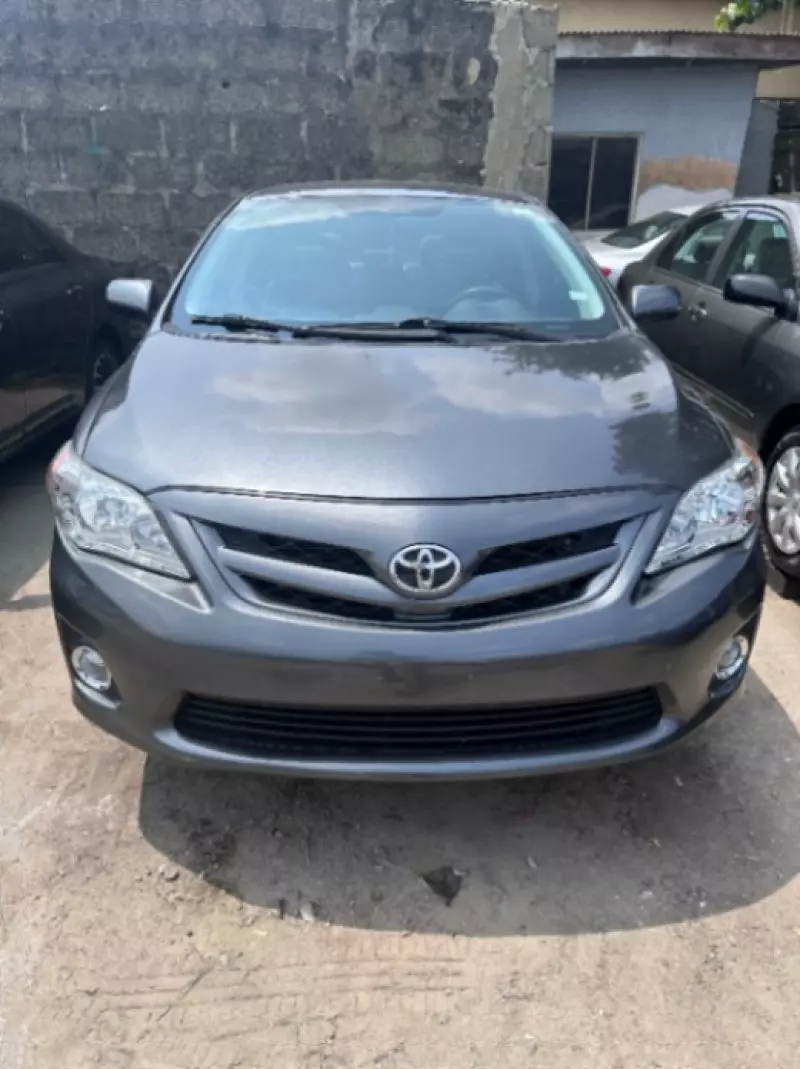 Toyota Corolla   - 2012