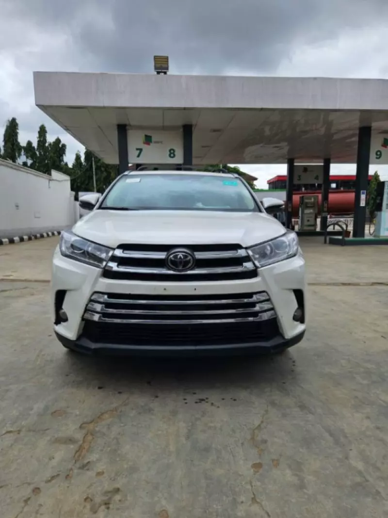 TOYOTA Highlander   - 2015