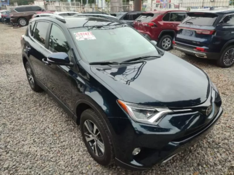 Toyota RAV 4   - 2018