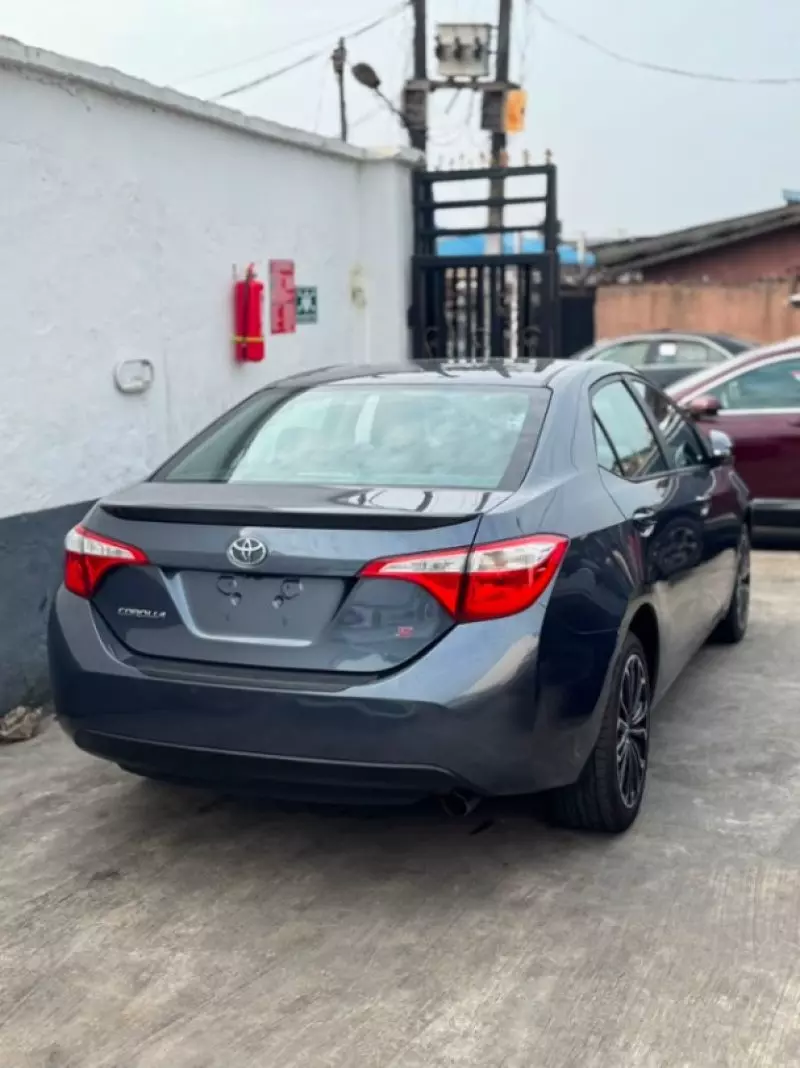 TOYOTA Corolla   - 2015