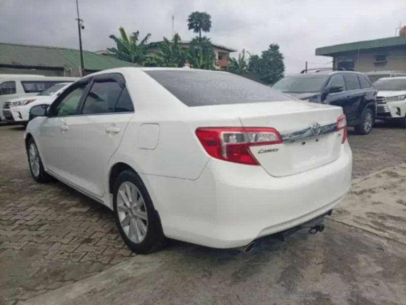 TOYOTA Camry   - 2013