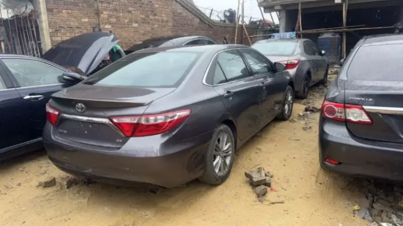 TOYOTA Camry - 2015