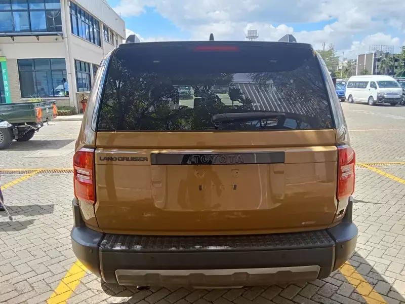 Toyota Landcruiser Prado - 2024