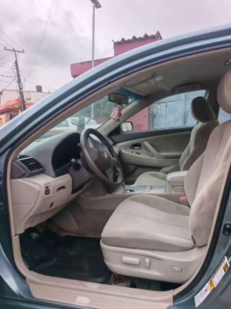 TOYOTA Camry   - 2010