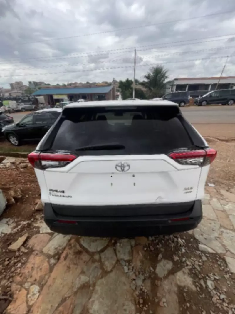 TOYOTA RAV 4   - 2019