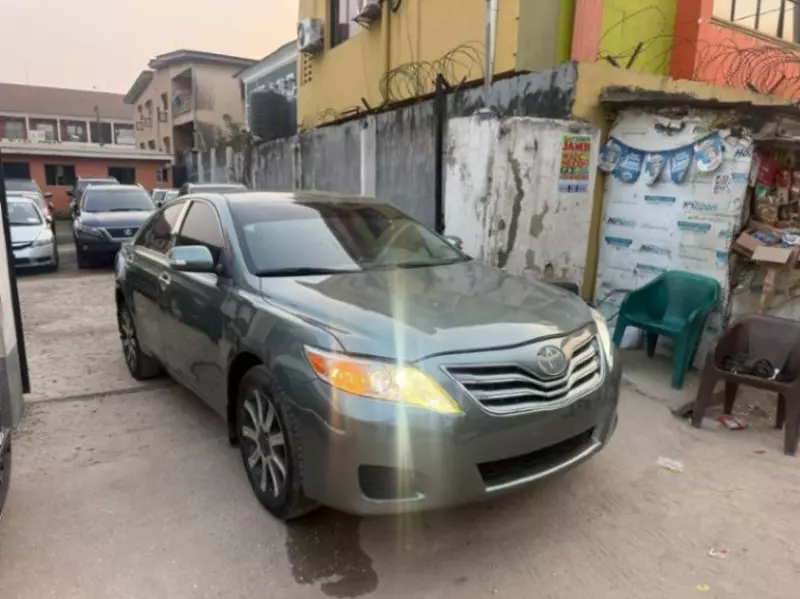 TOYOTA Camry   - 2009
