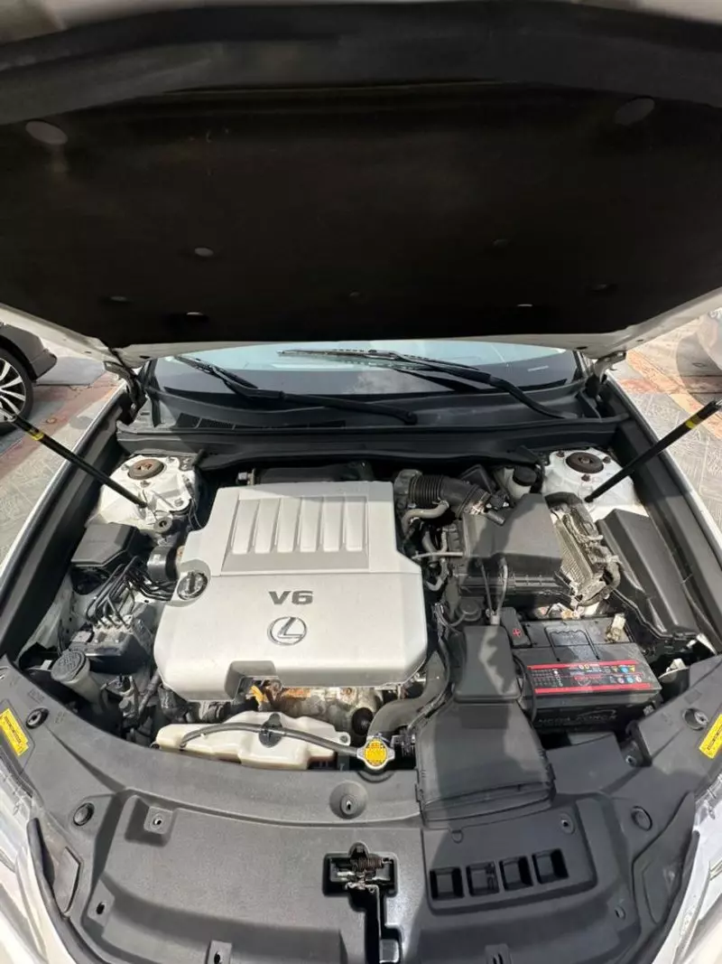 Lexus ES   - 2014
