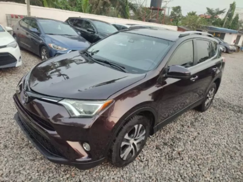 Toyota RAV4   - 2017