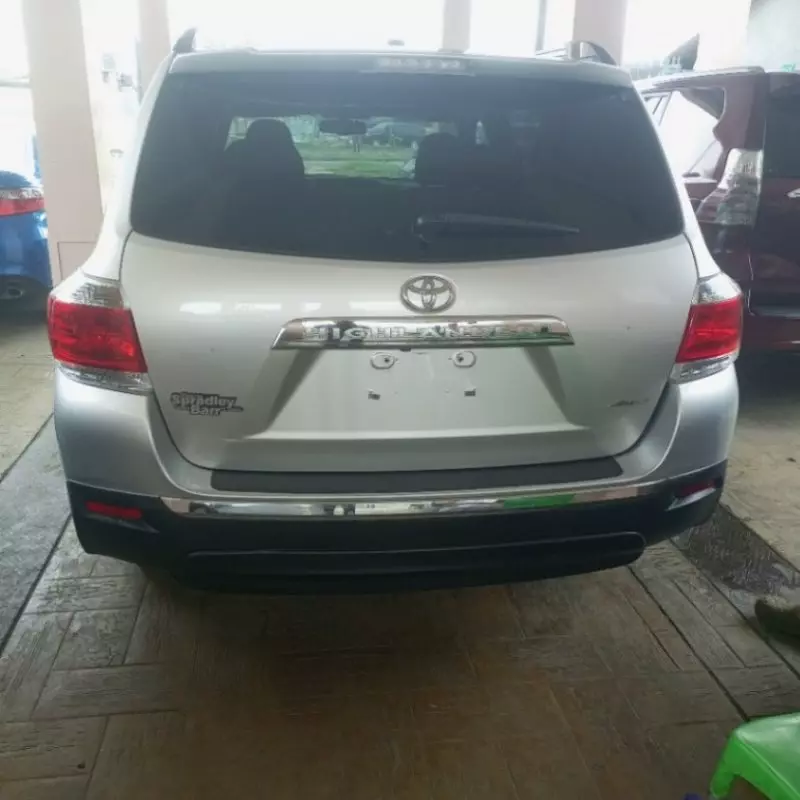 Toyota Highlander   - 2013