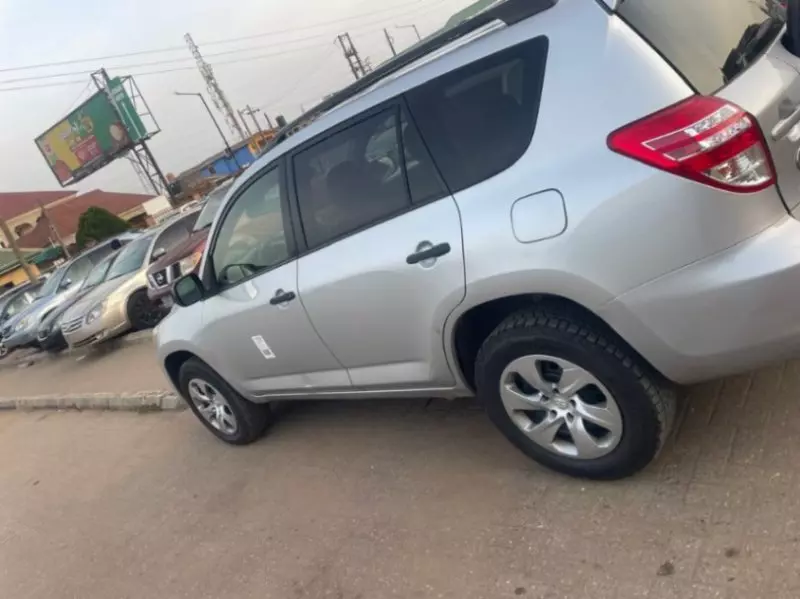 Toyota RAV4   - 2012