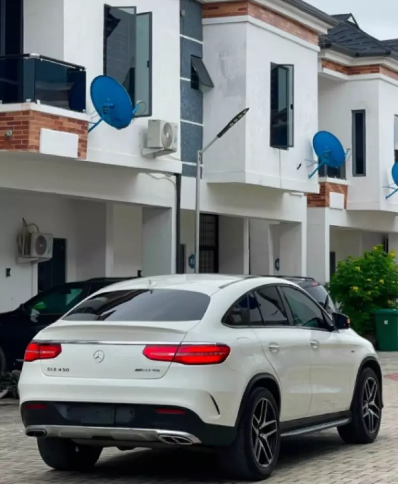 Mercedes-Benz GLE 450 - 2016