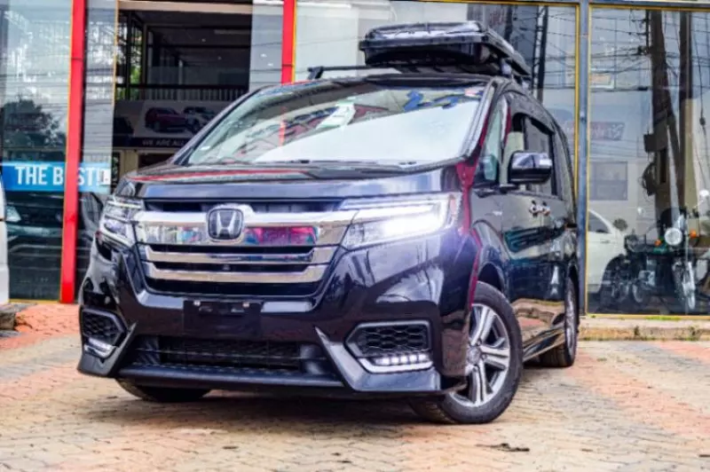 Honda Stepwgn Spada   - 2018