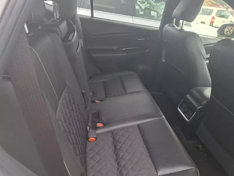 Toyota Harrier   - 2015