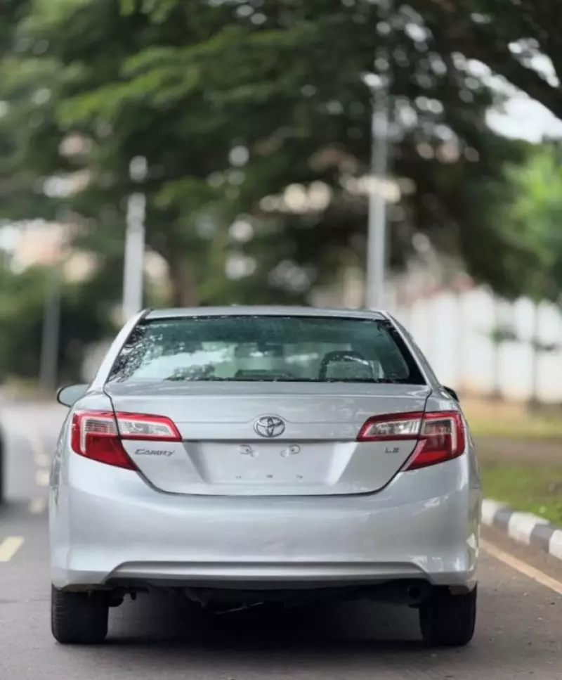 Toyota Camry - 2012
