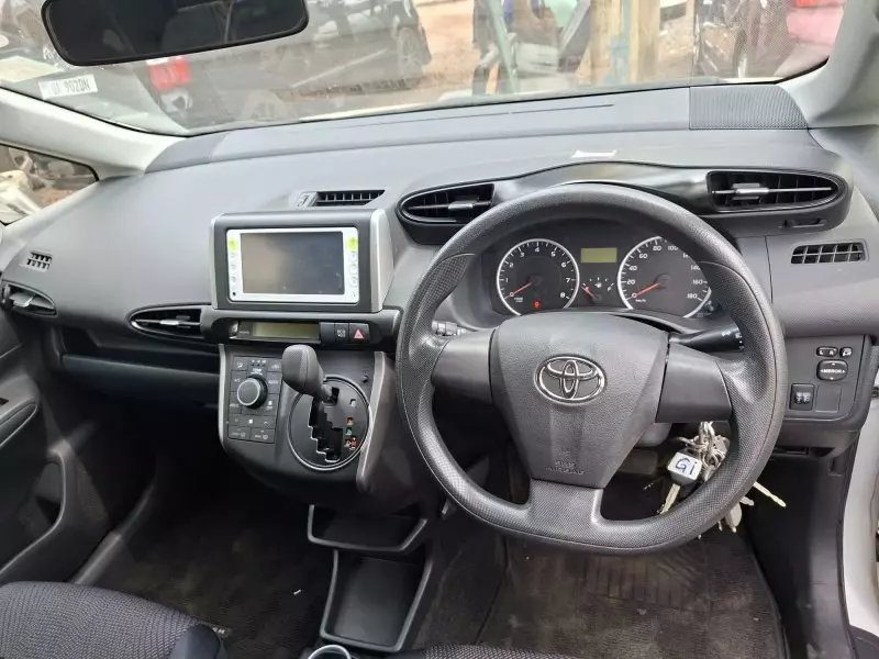 Toyota Wish   - 2012