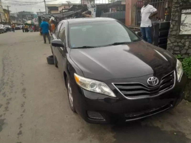 TOYOTA Camry   - 2011