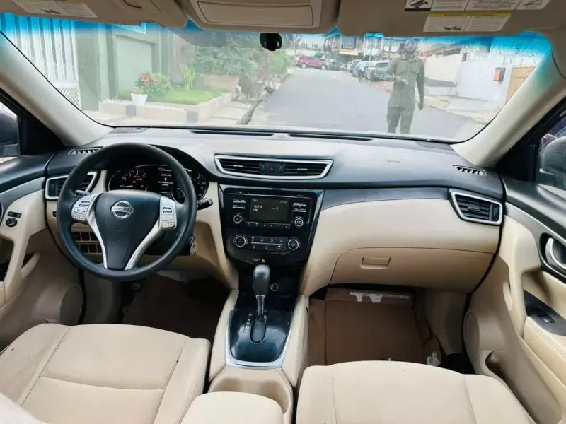 Nissan Rogue   - 2016