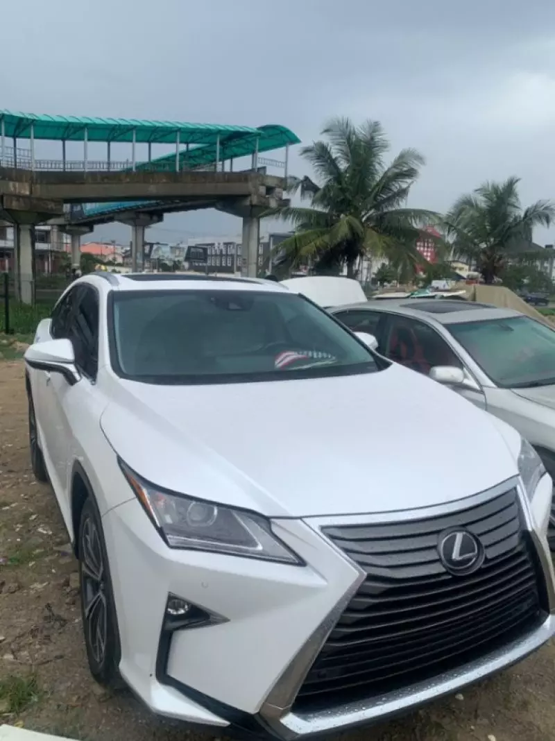 Lexus RX   - 2017