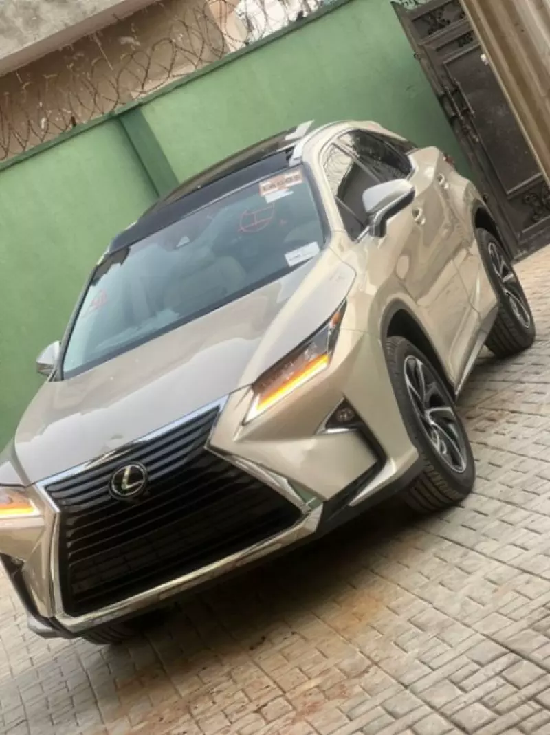 Lexus RX   - 2017