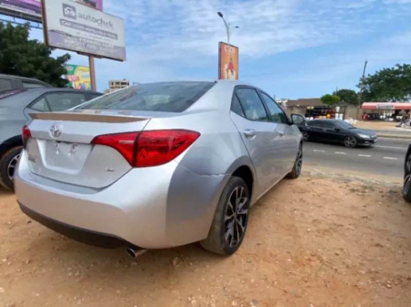 TOYOTA Corolla   - 2018