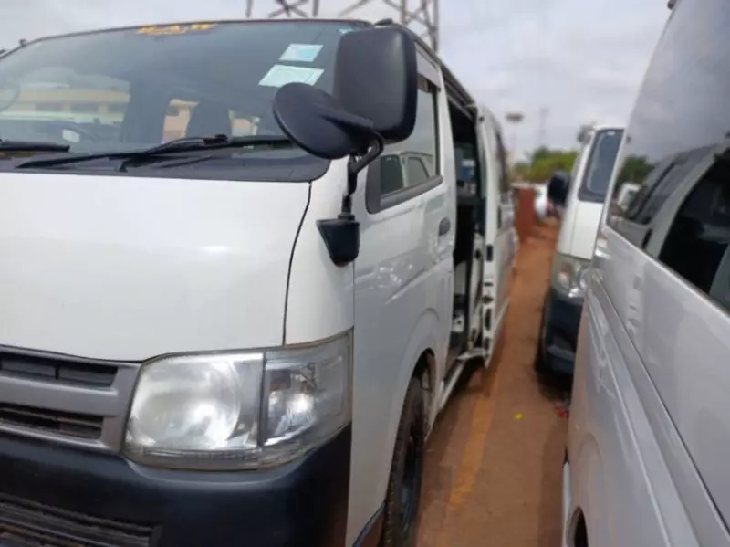 Toyota Hiace   - 2012