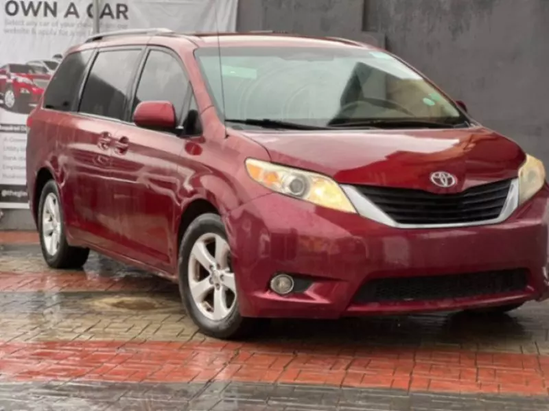 Toyota Sienna   - 2013