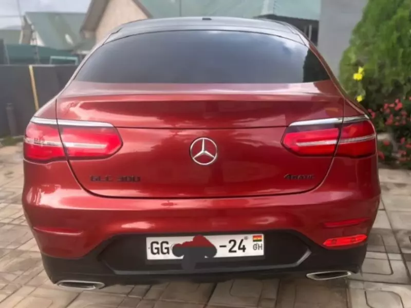 Mercedes-Benz GLC 300   - 2017