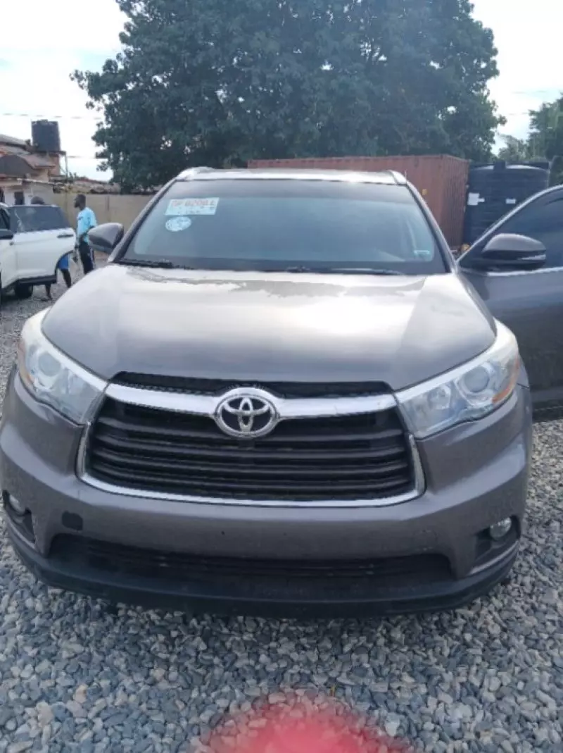 TOYOTA Highlander - 2016