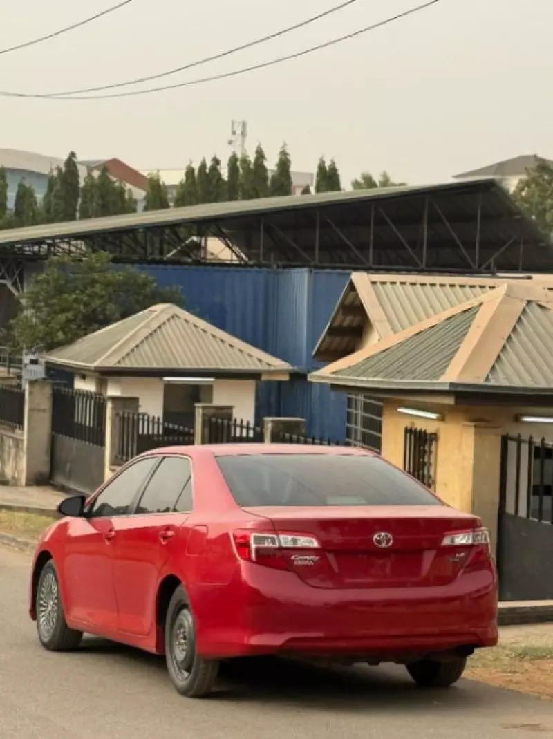 Toyota Camry   - 2012