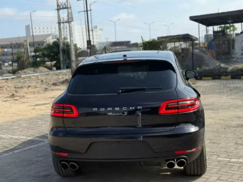 PORSCHE Macan   - 2015