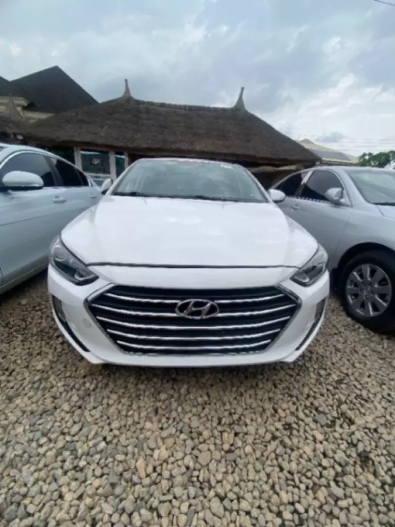 Hyundai Elantra   - 2018