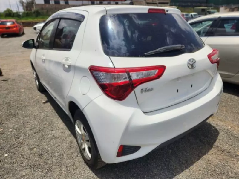 Toyota Vitz   - 2017