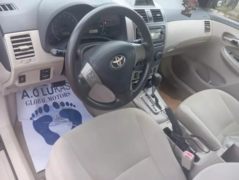 Toyota Corolla - 2012